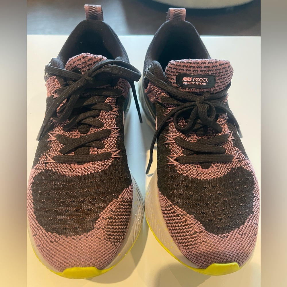 Nike react, shoes size 5 in women’s